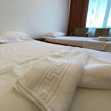 Hotel Gorj Târgu Jiu Exteriör bild