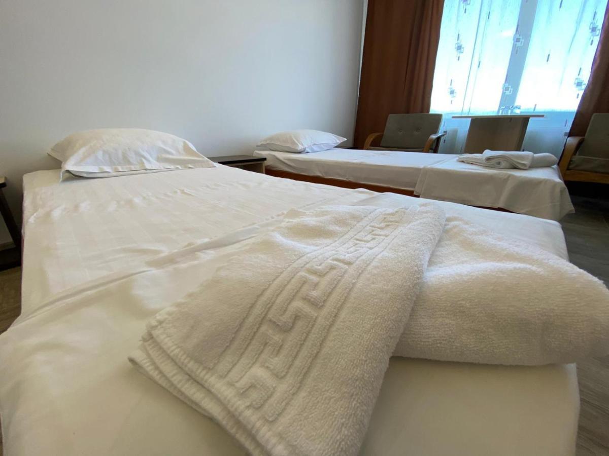 Hotel Gorj Târgu Jiu Exteriör bild