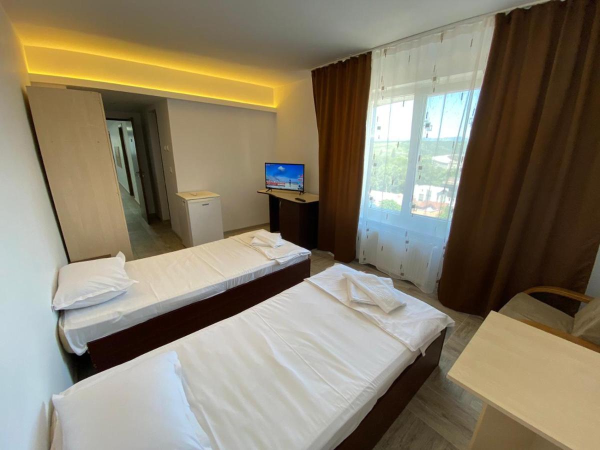 Hotel Gorj Târgu Jiu Exteriör bild