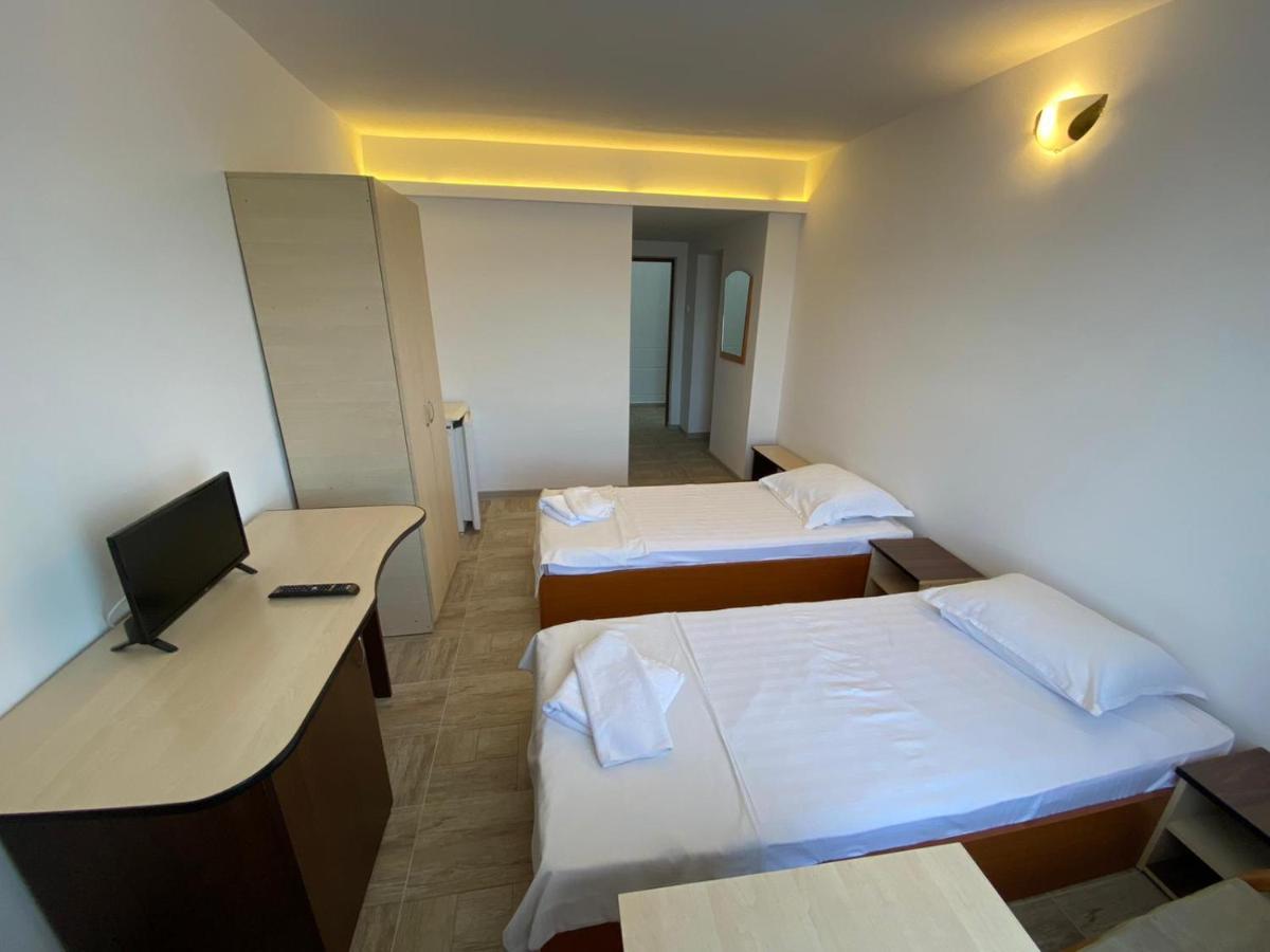 Hotel Gorj Târgu Jiu Exteriör bild