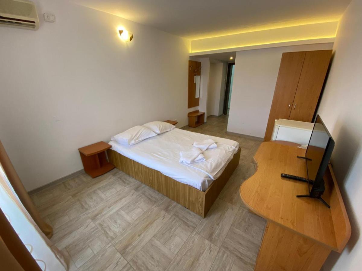 Hotel Gorj Târgu Jiu Exteriör bild