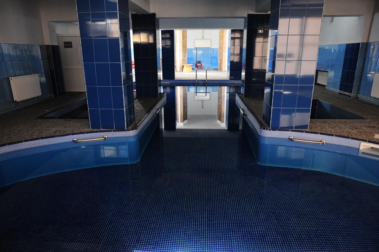 Hotel Gorj Târgu Jiu Exteriör bild