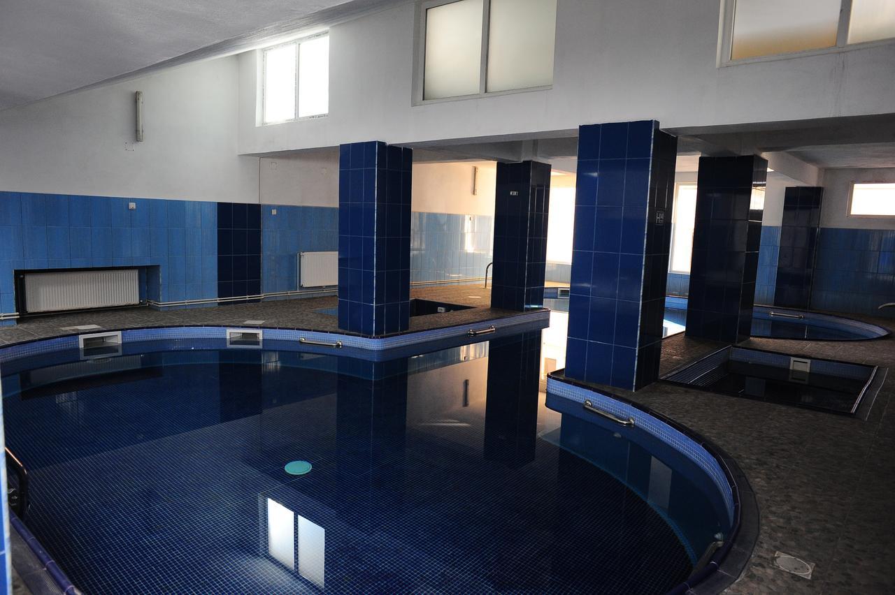 Hotel Gorj Târgu Jiu Exteriör bild