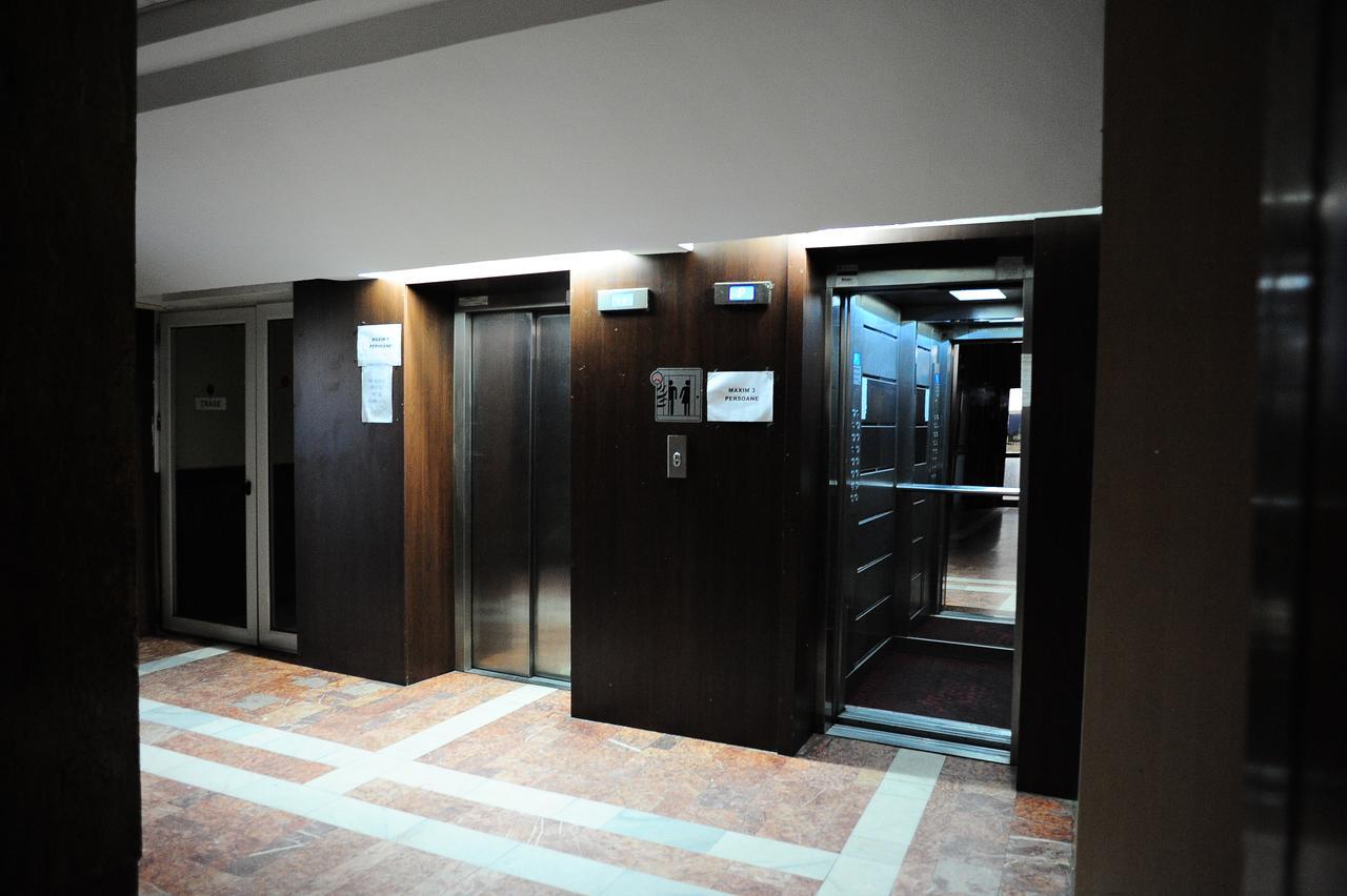 Hotel Gorj Târgu Jiu Exteriör bild